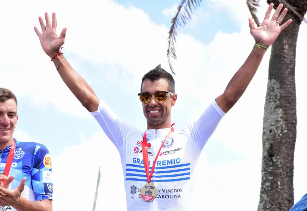 Ignacio Maldonado (Club Ciclista Punta del Este), ganador de Rutas de América 2025.