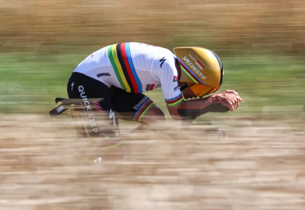 El campeón del mundo y olímpico Remco Evenepoel en la contrarreloj del Tour de Francia 2025.